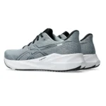ASICS VERSABLAST 4 GRIS CON BLANCO - Image 3