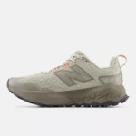 NEW BALANCE W FRESH FOAM GAROE GRIS CON NARANJA - Image 2