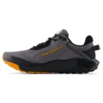 NEW BALANCE DYNASOFT NITREL V6 GRIS CON AMARILLO - Image 2