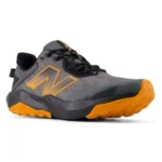 NEW BALANCE DYNASOFT NITREL V6 GRIS CON AMARILLO - Image 3