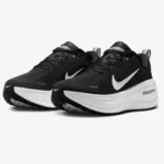 NIKE W VOMERO PLUS NEGRO CON BLANCO - Image 2